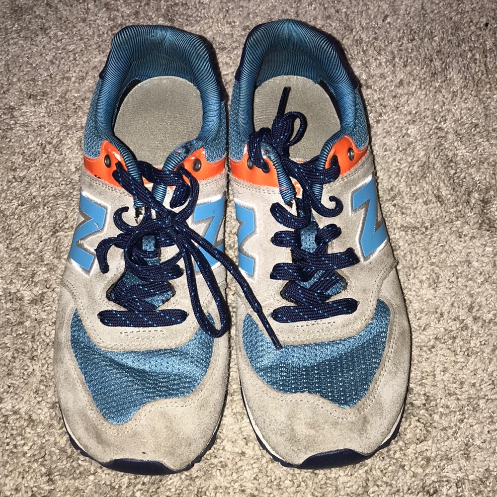 NEW BALANCE 574 WOMEN - SIZE US 8 (worn)